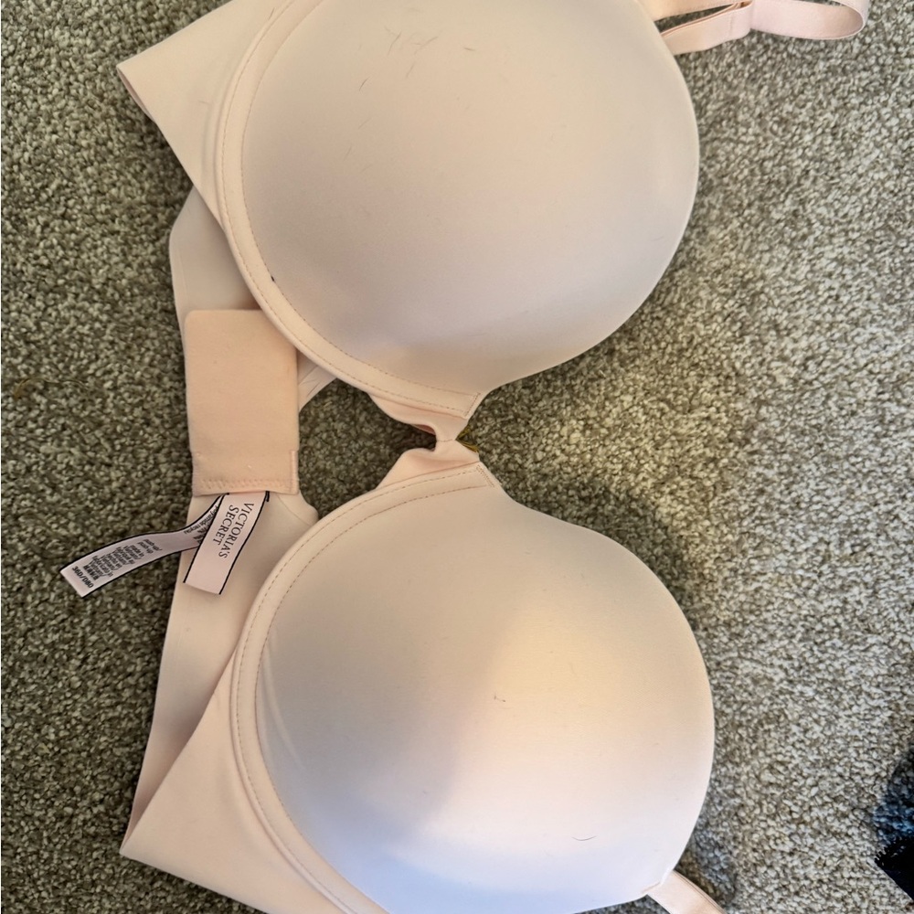 Victoria's Secret Light Pink Bra
